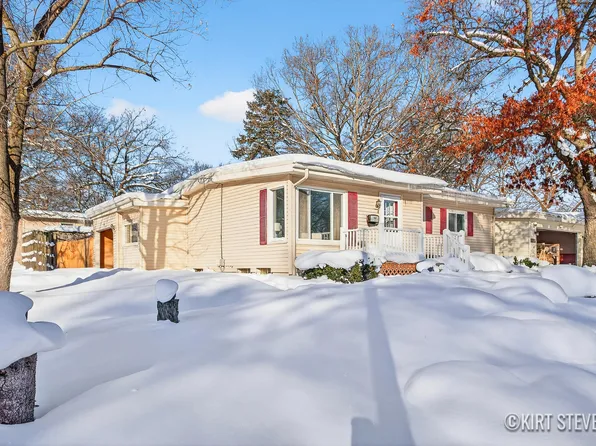 1045 40th St SW, Wyoming, MI 49509