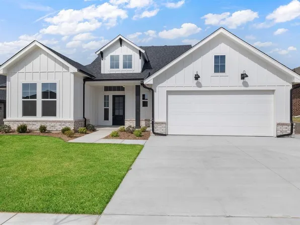 15921 Flint Dr, Moore, OK 73170