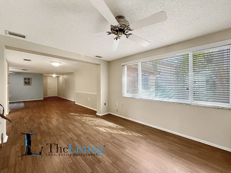 8312 Mill Creek Ln — Photo 4