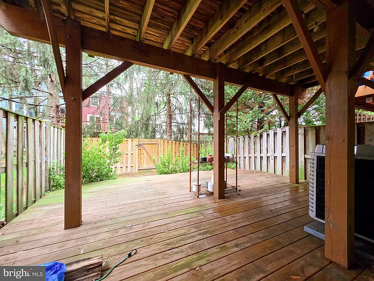 6605 Rockleigh Way — Photo 25