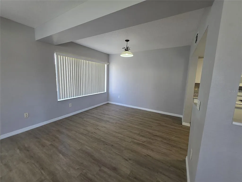 3 bed, 2.0 bath, 1887 sqft, $1,500 — Photo 4