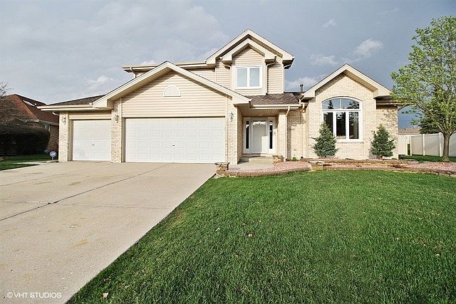 1st image of 19401 Brookside Glen Ct