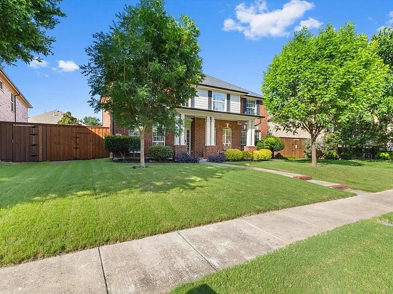1121 London Dr — Photo 6