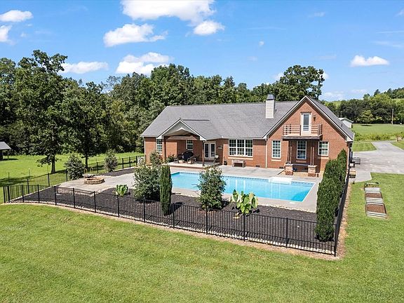 3rd image of 1621 Parton Cir