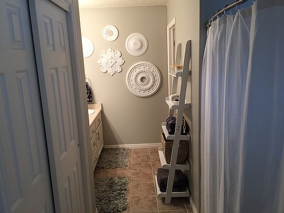4th image of 1558 W Marseilles Way