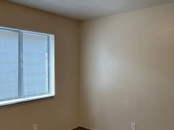 5th image of 3421 Gibson Blvd SE APT A