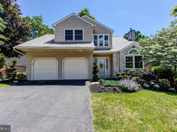 52 Casselberry Dr, Eagleville, PA 19403