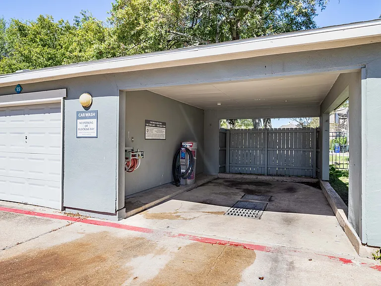 Signature Point Apartment Homes — Photo 35