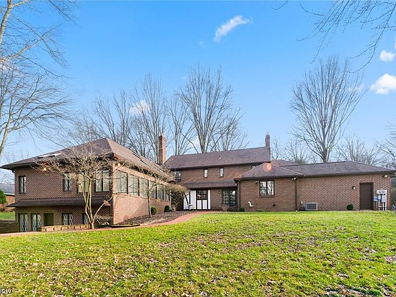 4th image of 1938 Pearce Cir