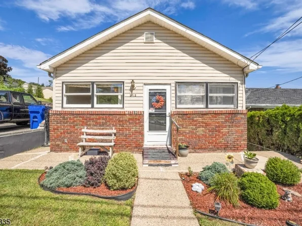 212 Gordon Ave, Totowa Boro, NJ 07512