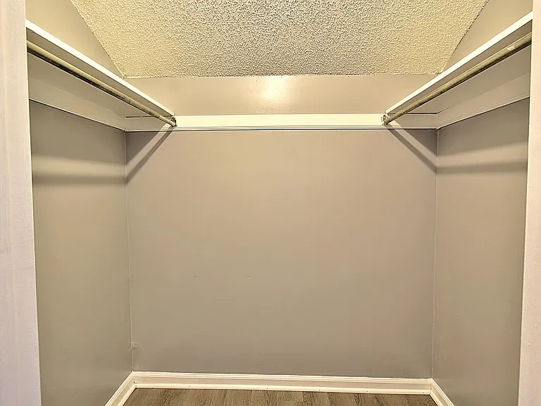 910 Brett Dr — Photo 10