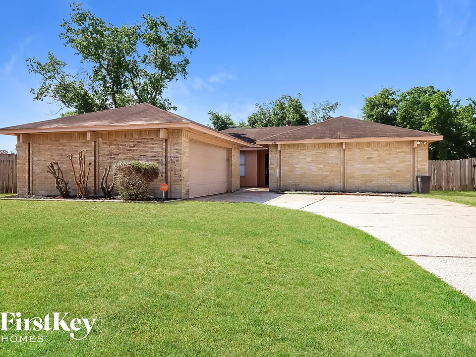 8634 Huntermoor Cir