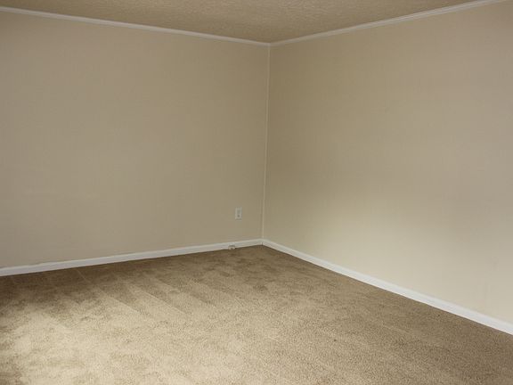 5th image of 10805 Cropp Dr