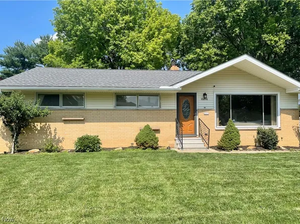 10296 N Church Dr, Parma Heights, OH 44130