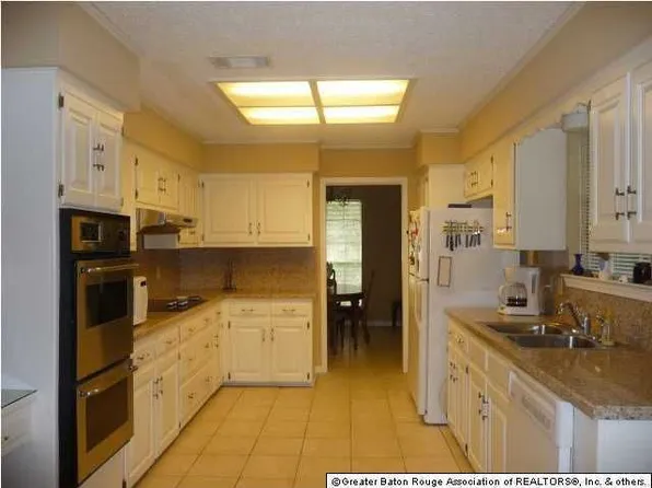 17126 E Rock Bridge Ave, Baton Rouge, LA 70817