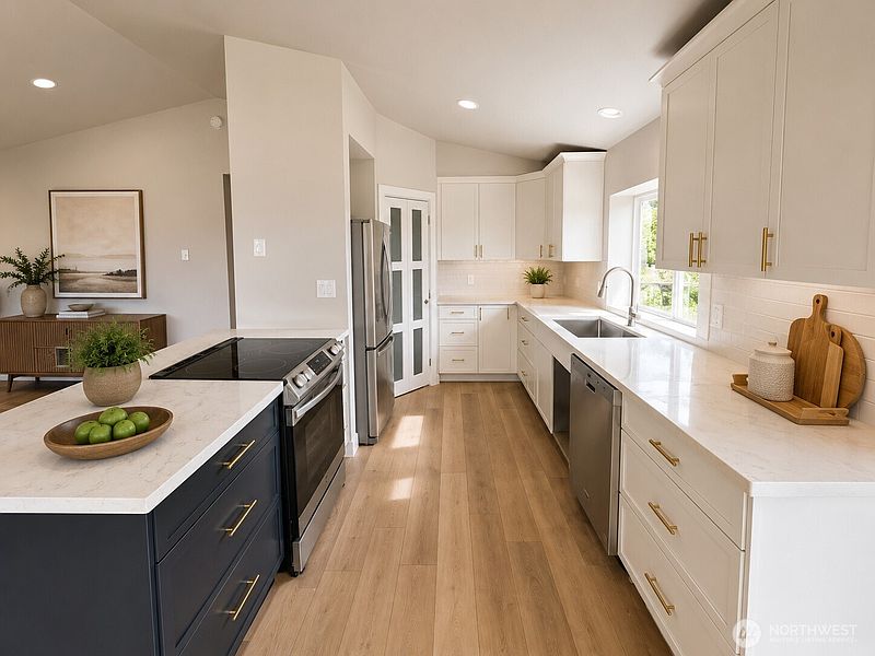 4th image of 939 James Way