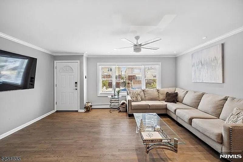 2nd image of 511 Davis Ave Floor 2