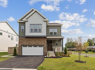 3880 Hillview Ct, Alexandria, VA 22310