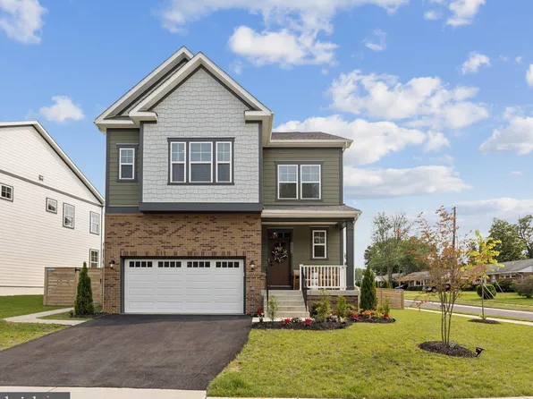3880 Hillview Ct, Alexandria, VA 22310