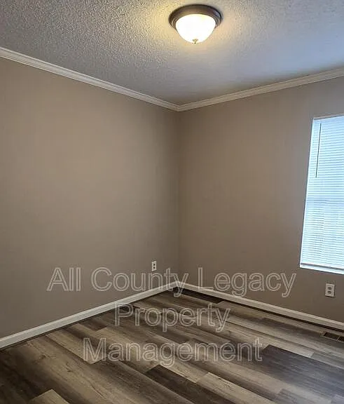 4675 Lois Dr — Photo 6