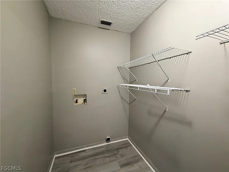 823 Gleason Pkwy #2 — Photo 3