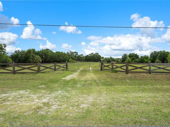 9034 W Emerald Oaks Dr, Crystal River, FL 34428