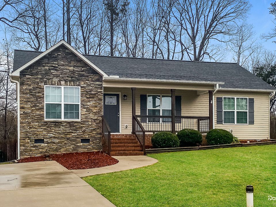 1st image of 18 Brandy Wine Dr