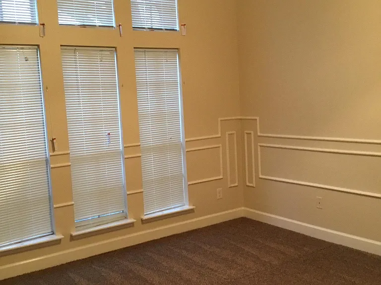 418 Westminster Dr — Photo 15