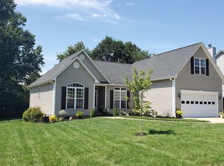 184 Walnut Crest Rd, Fletcher, NC 28732