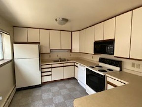 2nd image of 230 W Lakelawn Pl #3B-2Ba