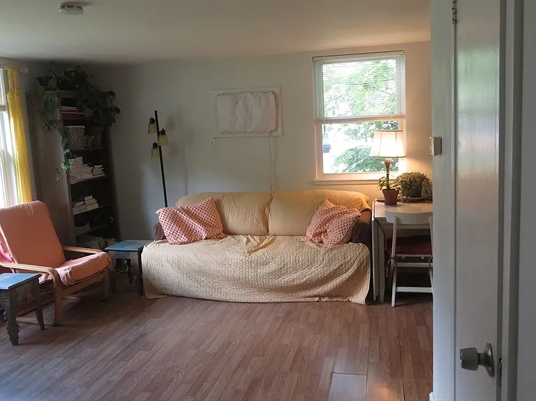 31 Edward Rd #SINGLE FAM — Photo 11