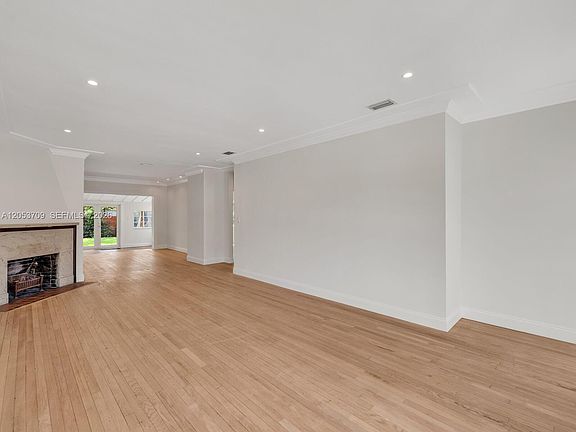 2nd image of 9033 Carlyle Ave