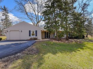 601 Saddle Rd, Wheaton, IL 60187