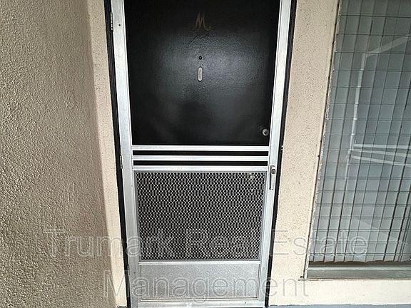 2nd image of 337 E Tujunga Ave #M