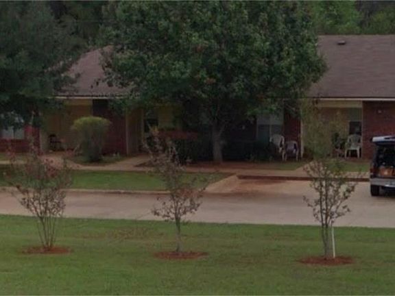 5th image of 1000 Desoto Dr