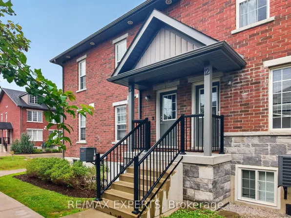 246 Penetanguishene Rd #13, Barrie, ON L4M 7C2