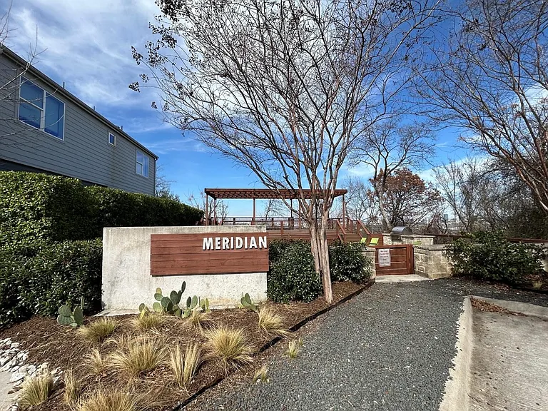 1229 Clifftop Ln — Photo 4