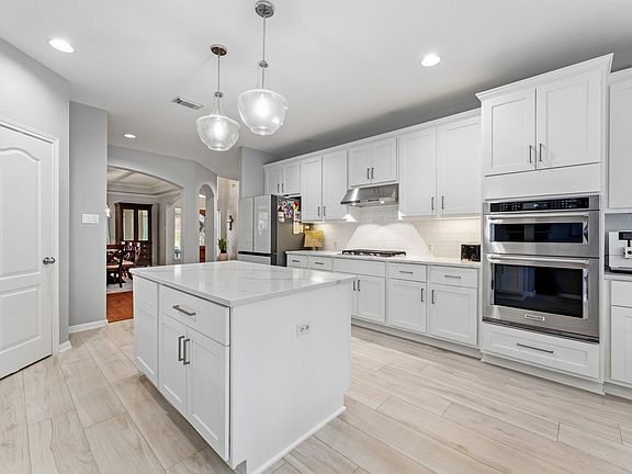 5th image of 2603 Farleigh Ln