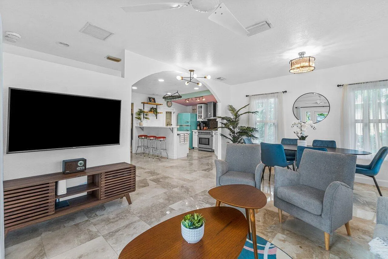2 bed, 2.0 bath, 1135 sqft, $14,000 — Photo 4