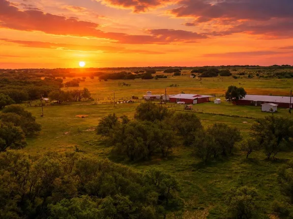 1360 W US 84 Highway, Mullin, TX 76864