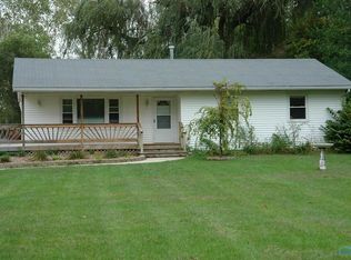 1107 S Raab Rd, Swanton, OH 43558