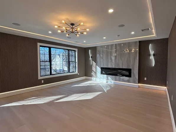 11051 173rd St, Jamaica, NY 11433