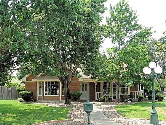 2nd image of 2104 Quail Run Dr