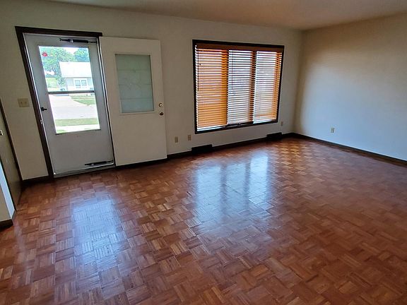 5th image of 1106 Oleson Rd