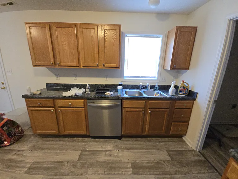 1504 Mack St — Photo 4