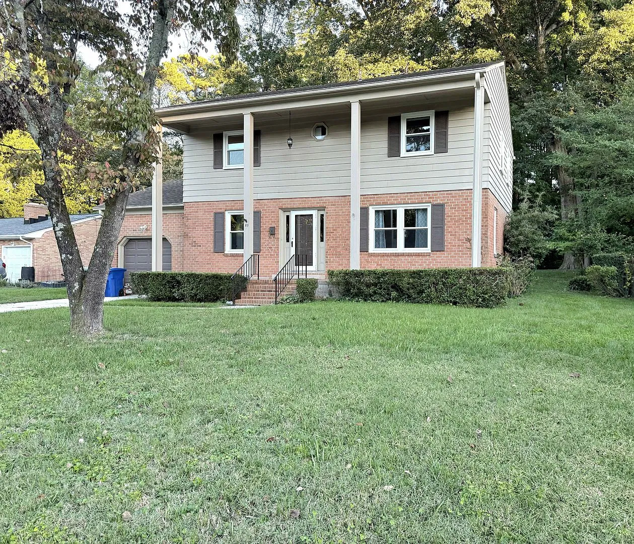 Move In Ready 4 Bedroom House in Glendale! — Photo 1