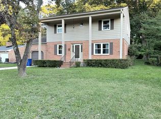 80 Sweetbriar Dr, Newport News, VA 23606