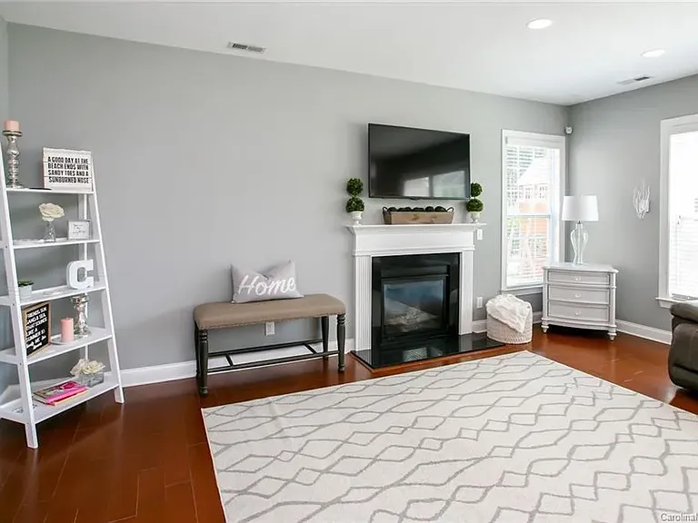 8606 Burnside Ln — Photo 14