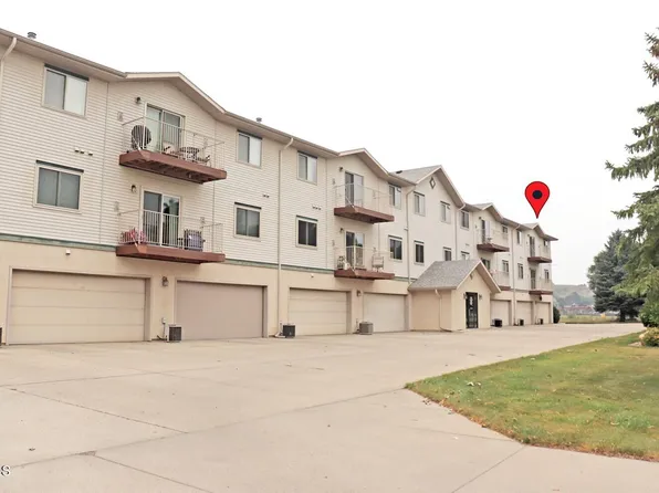 131 3rd Ave SE APT 302, Mandan, ND 58554