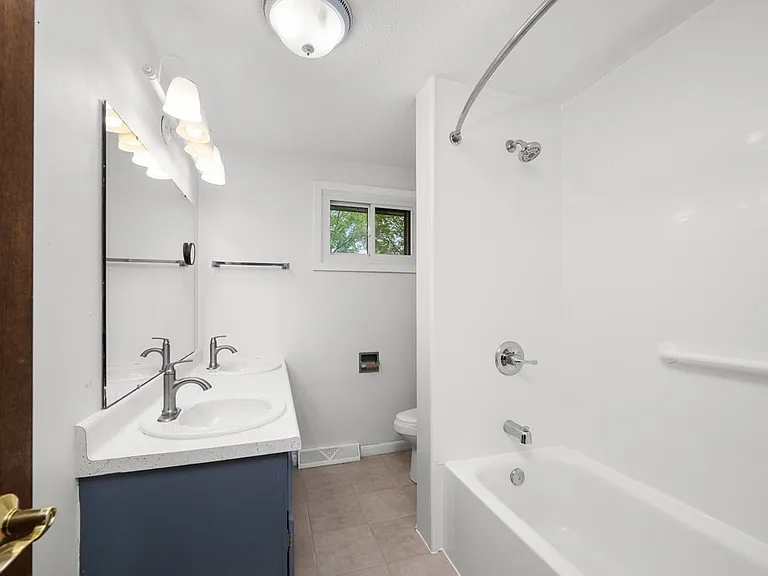 3129 Windsor Dr — Photo 15